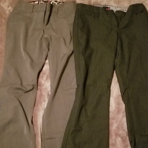 Bundle of Pin Striped Business Pants. Juniors Size 5 - Picture 1 of 2